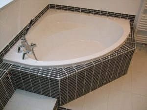 Salle de bains avec baignoire d'angle à Lambersart (Lille)